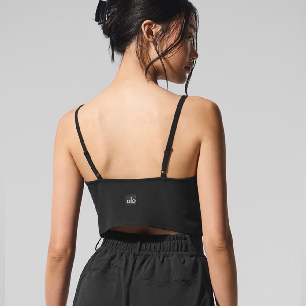NWOT - ALO Yoga Black Cropped Brami Tank